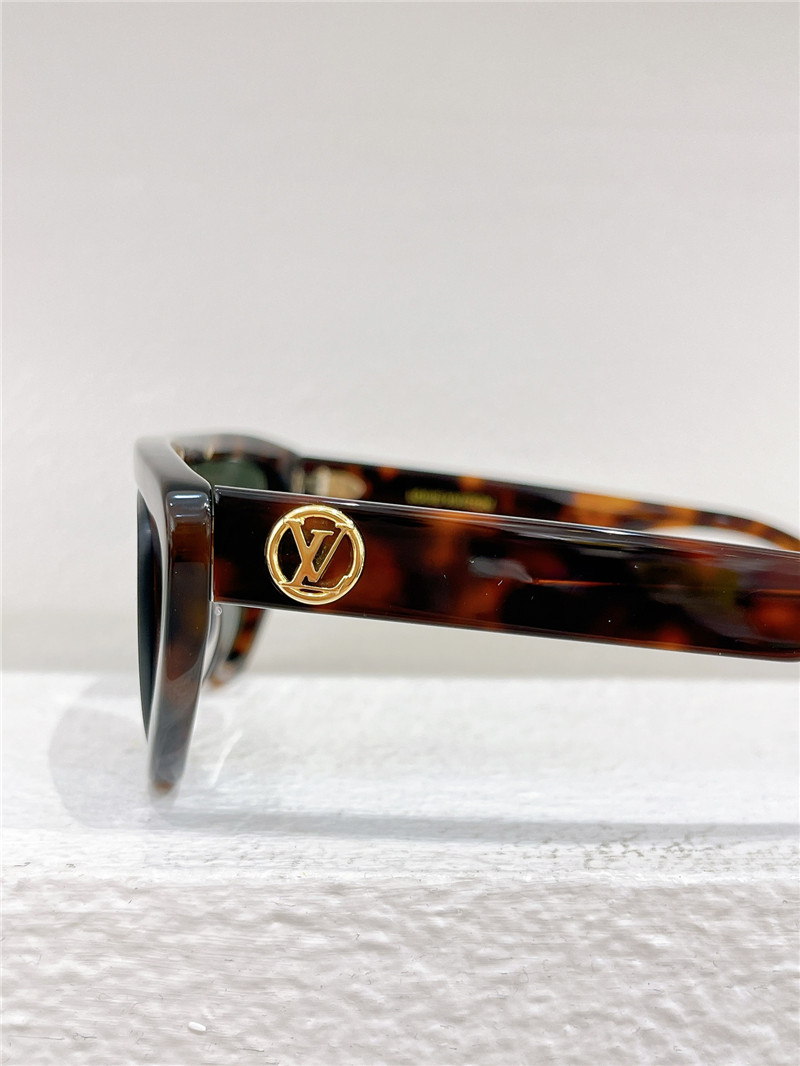 l0vis Vvtt0n lv split cat eye sunglasses