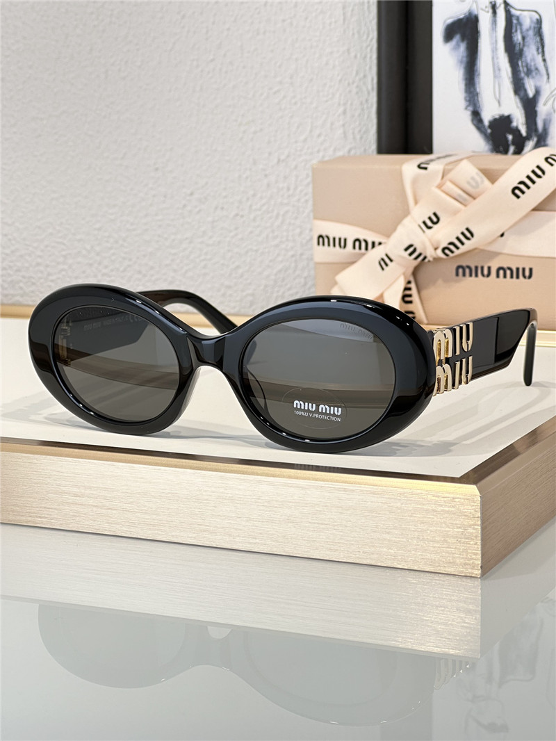 M1um1u oval sunglasses