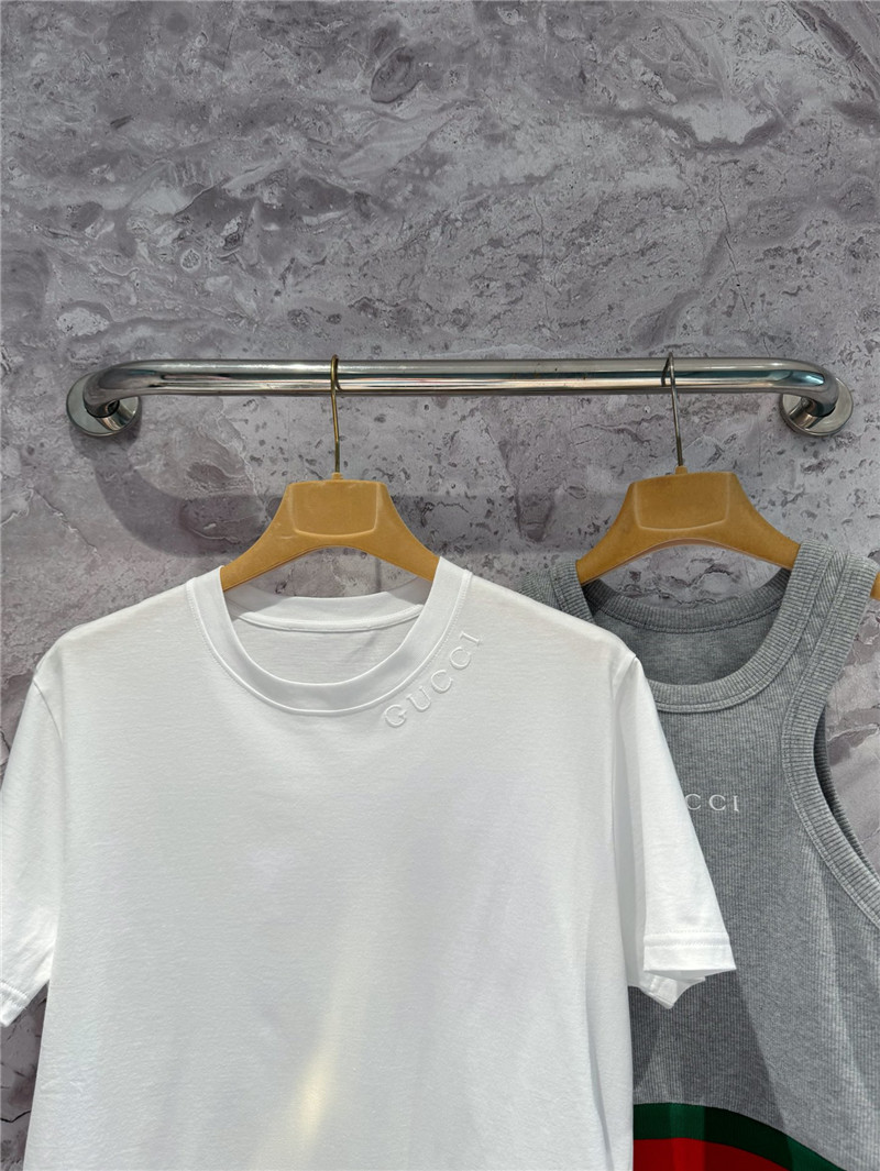 Gucci white t-shirt with embroidered neckline replicas clothes