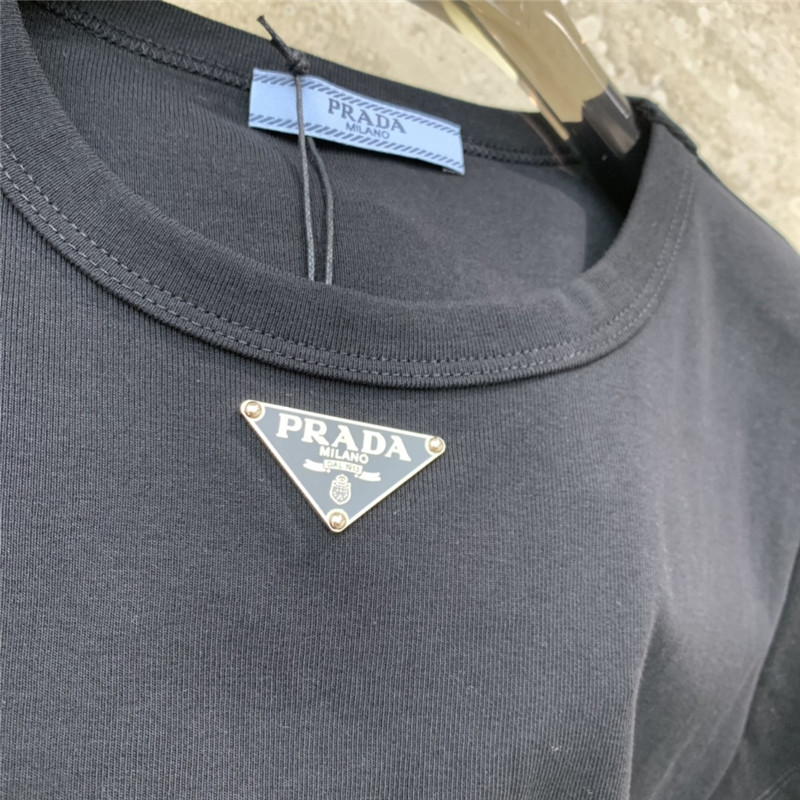 Pra*a triangle logo short sleeve t-shirt replica clothing sites