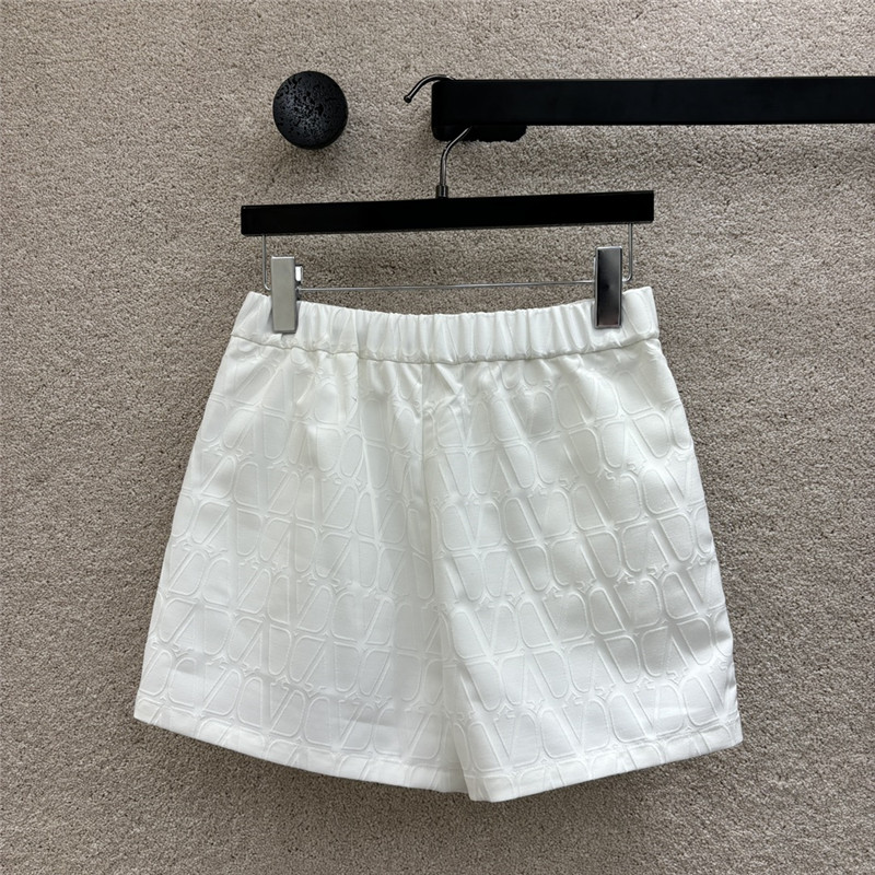 Va1e*ntin0 embroidered letter a line shorts replica clothing sites