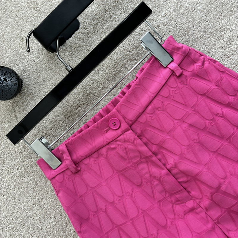 Va1e*ntin0 embroidered letter a line shorts replica clothing sites