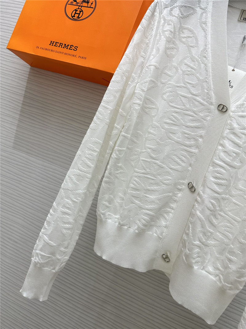 H**me5 jacquard v-neck cardigan in white