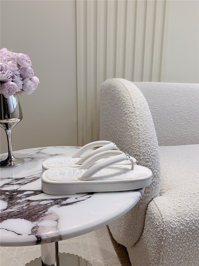 Ch**el logo white lambskin leather flip-flops