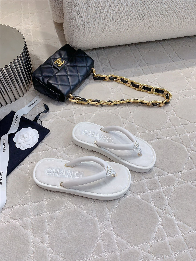 Ch**el logo white lambskin leather flip-flops