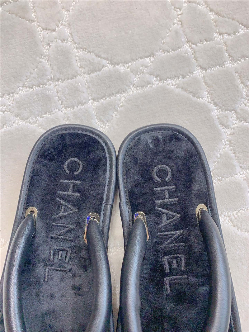 Ch**el logo lambskin leather flip-flops