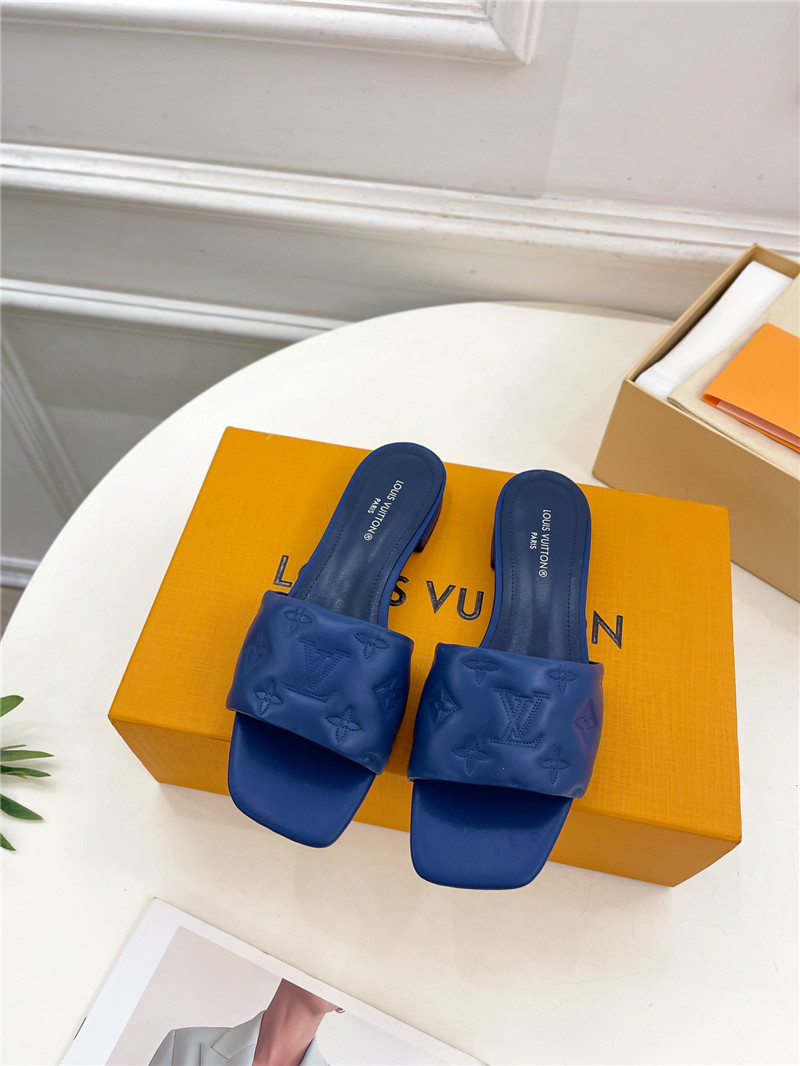 l0vis Vvtt0n revival flat mules blue