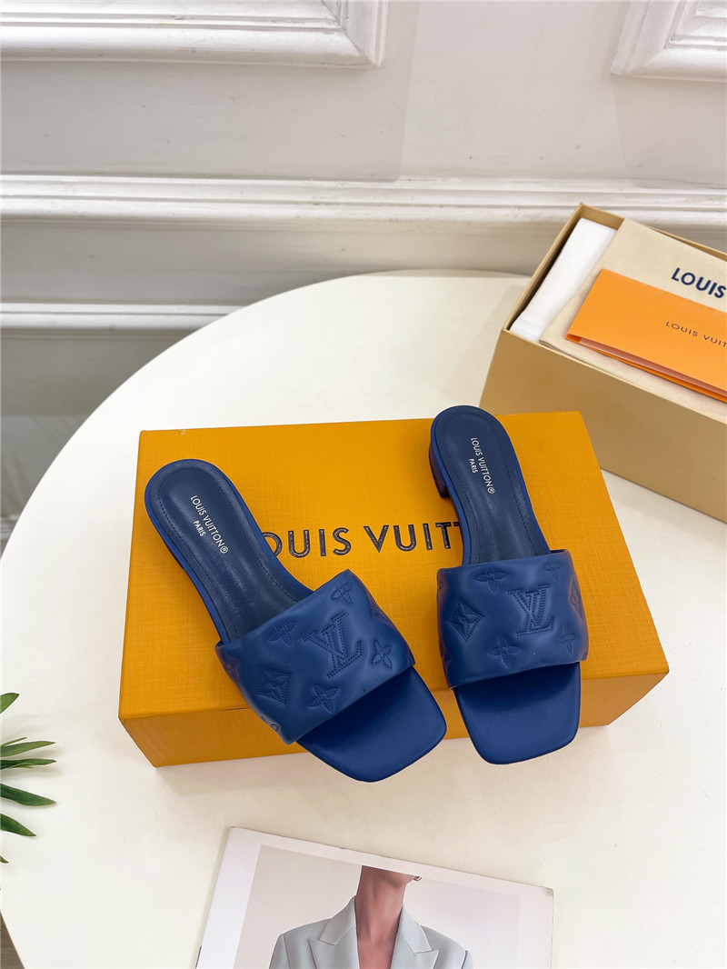 l0vis Vvtt0n revival flat mules blue