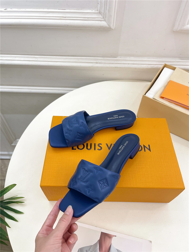 l0vis Vvtt0n revival flat mules blue