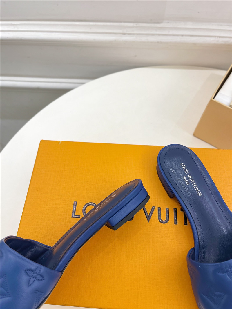 l0vis Vvtt0n revival flat mules blue