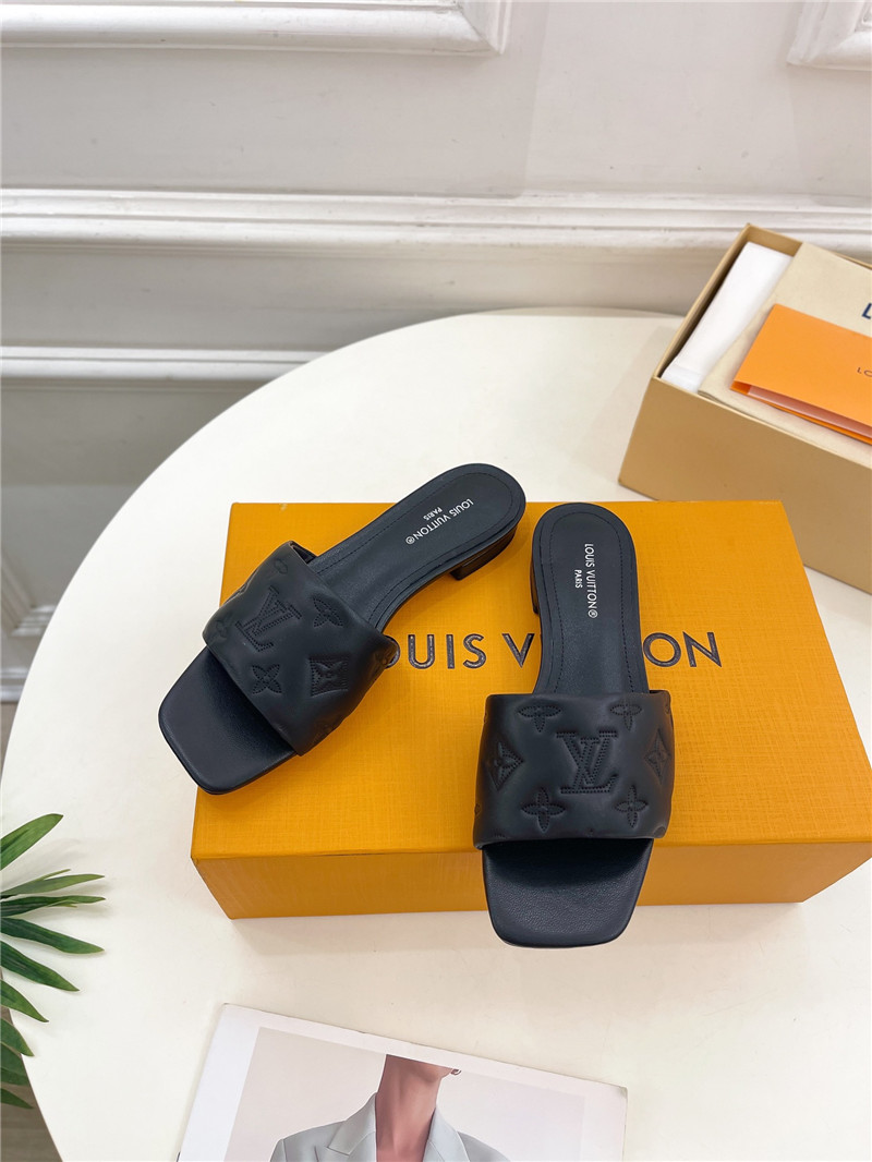 l0vis Vvtt0n revival flat mules black