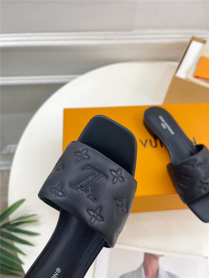 l0vis Vvtt0n revival flat mules black