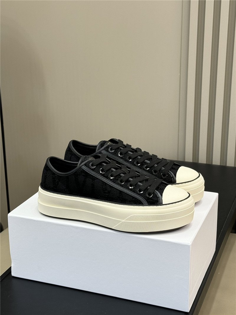 Va1e*ntin0 black canvas flat sneakers