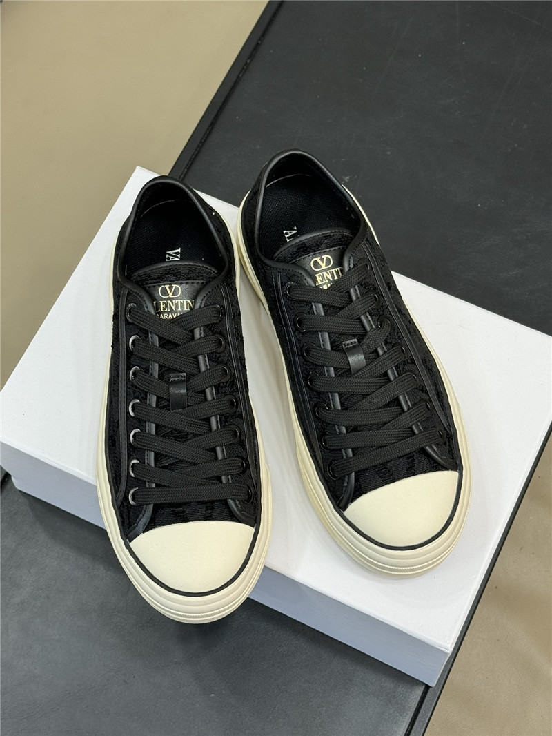 Va1e*ntin0 black canvas flat sneakers