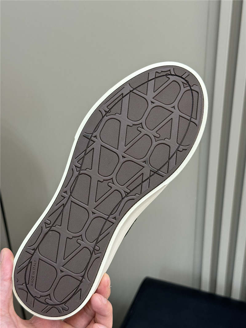 Va1e*ntin0 black canvas flat sneakers