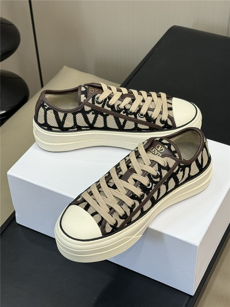 Va1e*ntin0 gray canvas flat sneakers