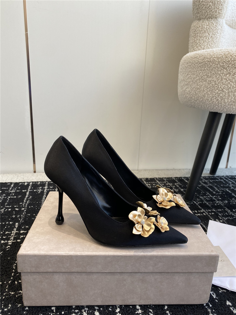 J1m*y Ch00 ixia 95 black satin pumps with floral