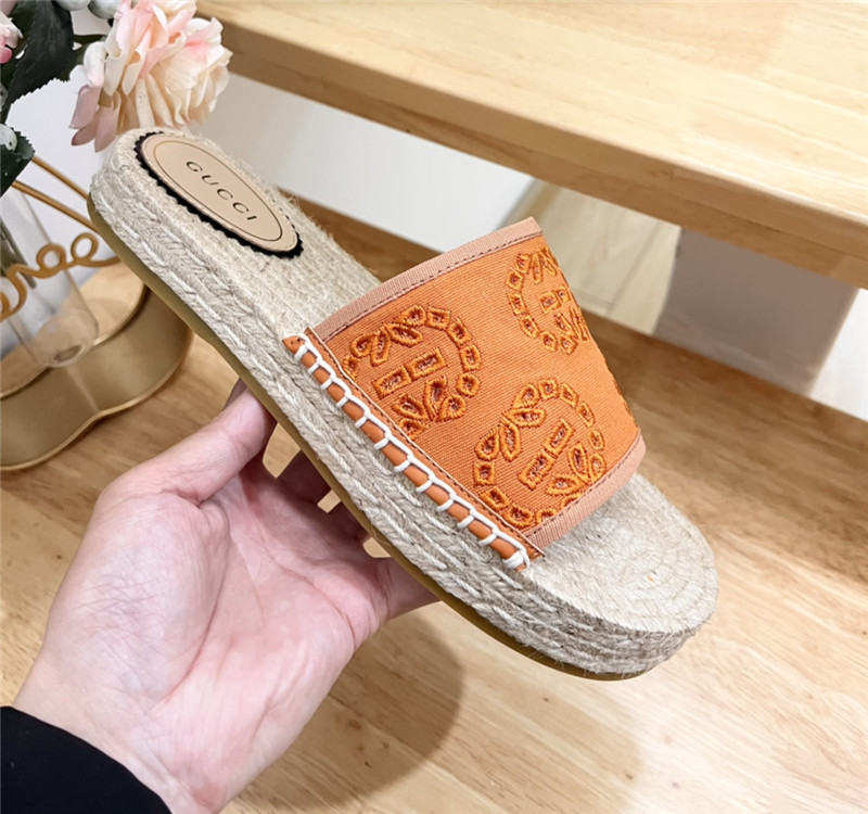Gvc*1 interlocking g espadrille slides