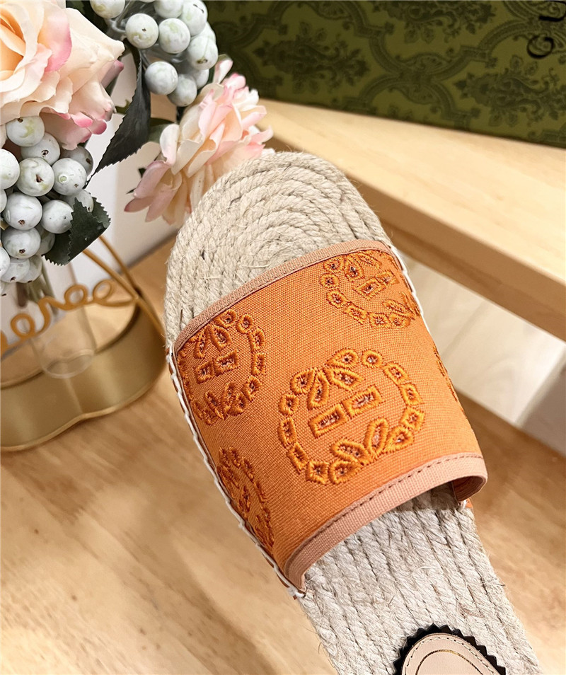 Gvc*1 interlocking g espadrille slides