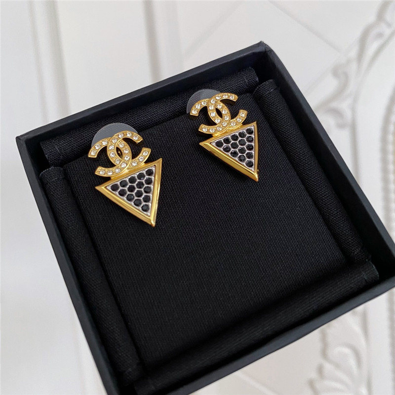 ch**el gold double c triangle black D1am0nd stud earrings