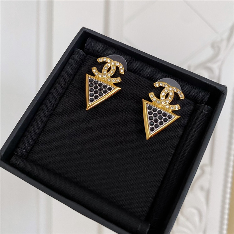 ch**el gold double c triangle black D1am0nd stud earrings