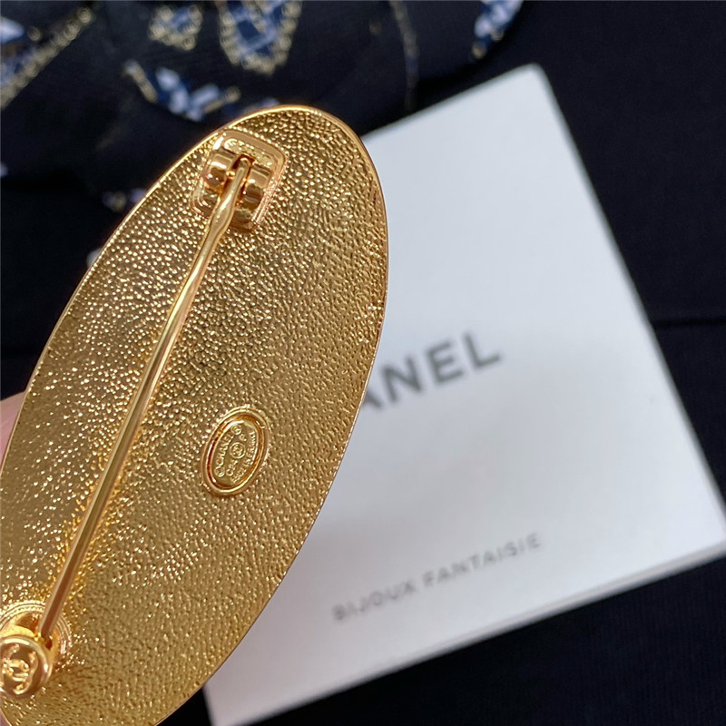 Ch**el english letter enamel brooch