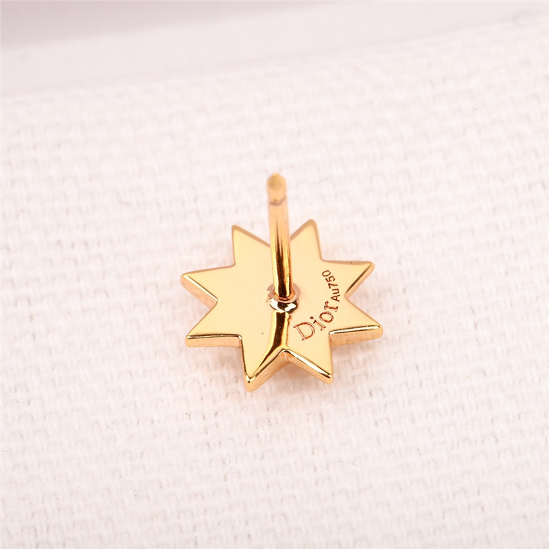 D10r classic compass rose pattern earrings