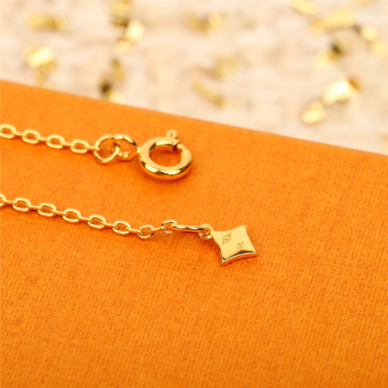 l0vis Vvtt0n lv necklace sweater chain