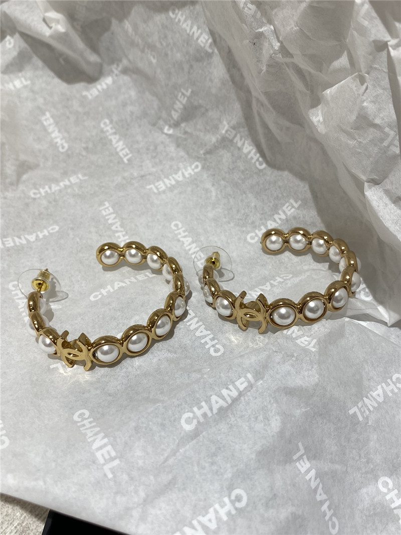 Ch**el round hoop pearl earrings
