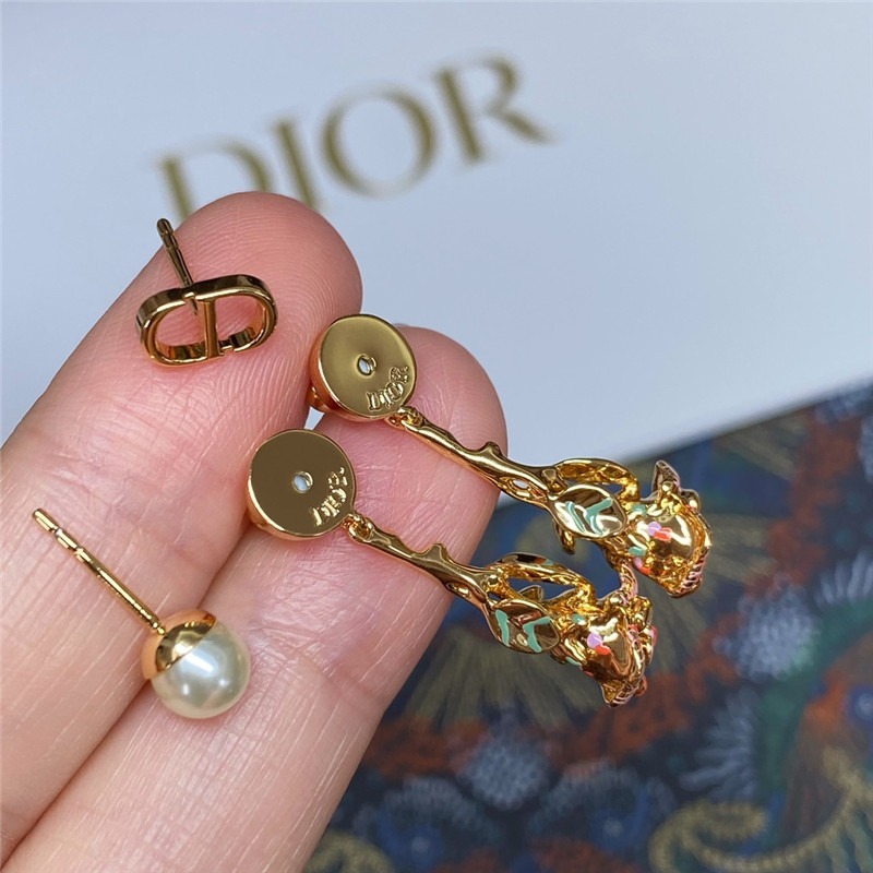 D10r pearl rose earrings