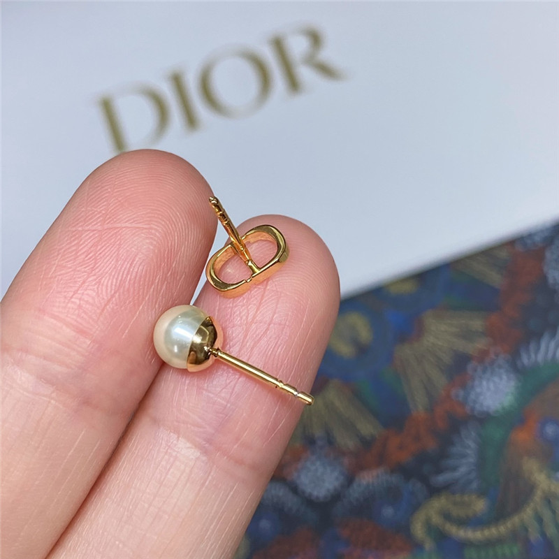 D10r pearl rose earrings