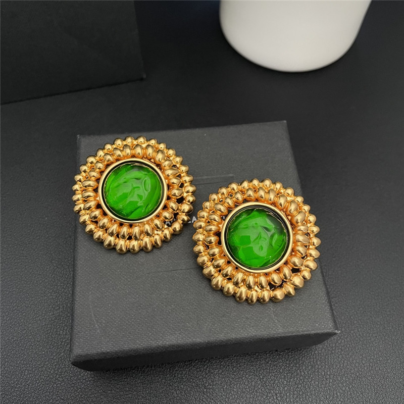 Y51 vintage floral ear clips