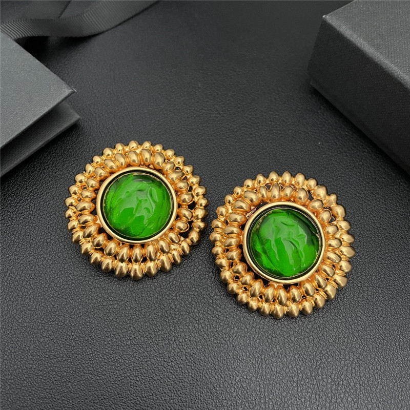 Y51 vintage floral ear clips