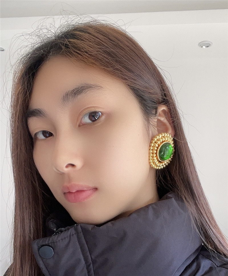 Y51 vintage floral ear clips