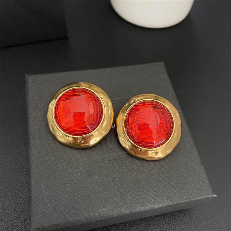 Y51 vintage red resin ear clip