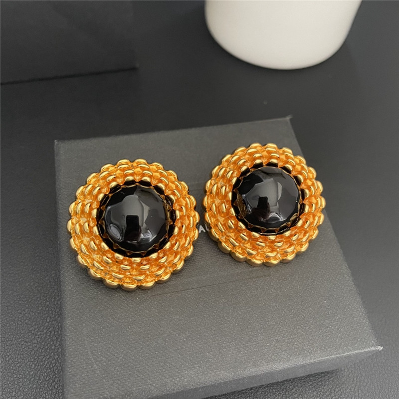 Y51 vintage resin ear clip