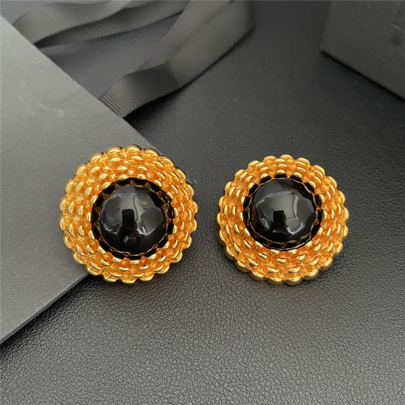 Y51 vintage resin ear clip