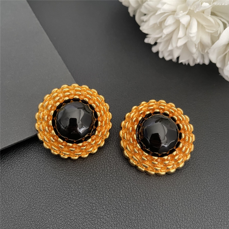Y51 vintage resin ear clip