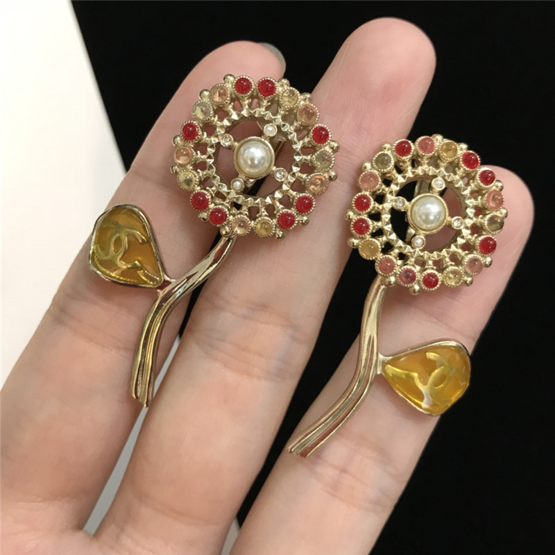 Ch**el sunflower flower pendant oil drop ear clip