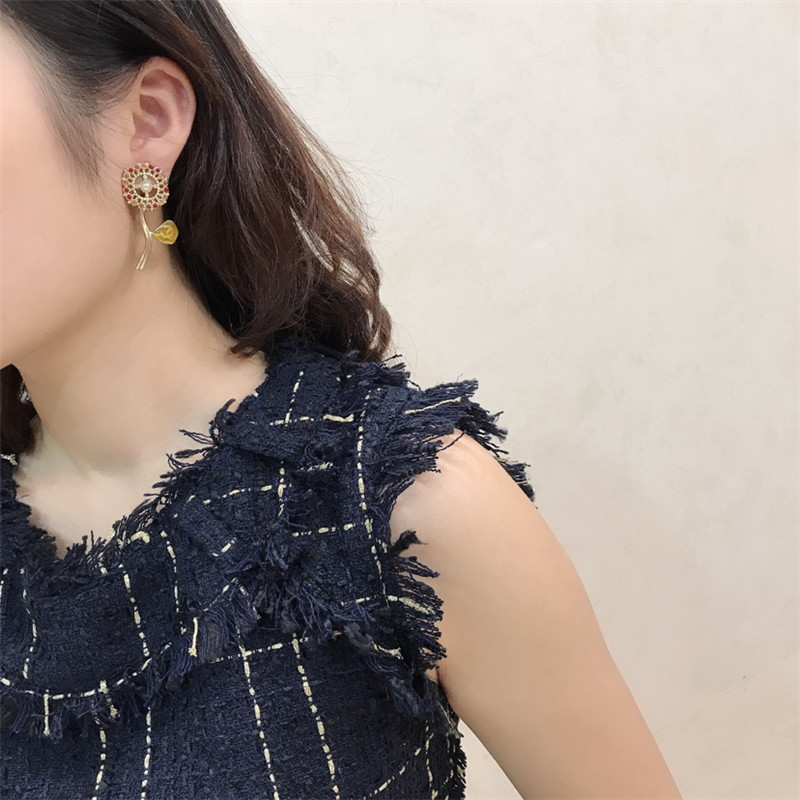 Ch**el sunflower flower pendant oil drop ear clip