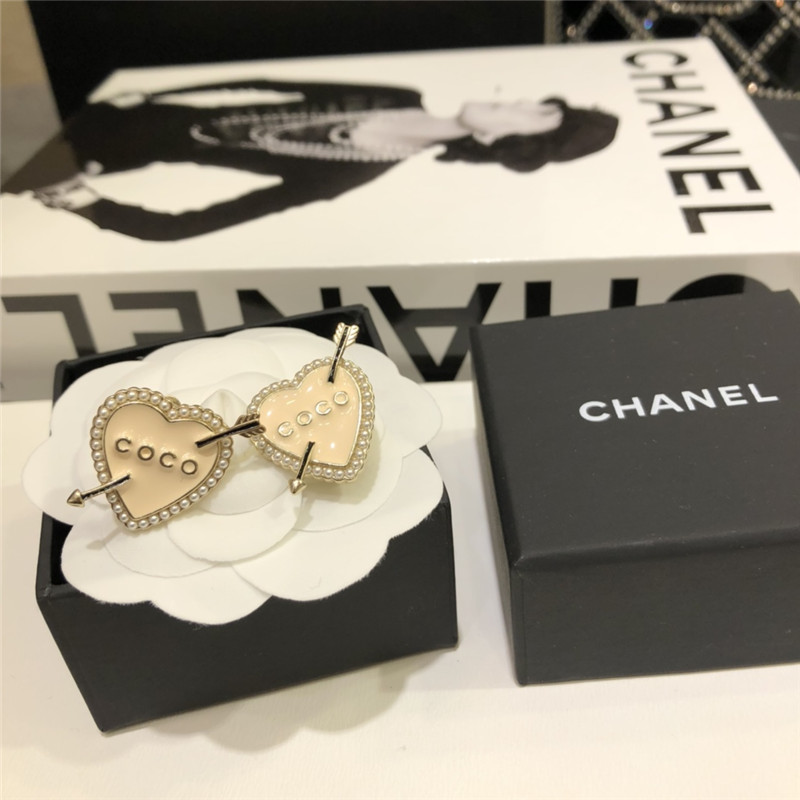 Ch**el medieval heart pearl earrings