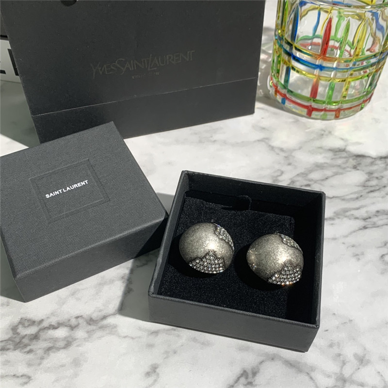 Y51 vintage earrings