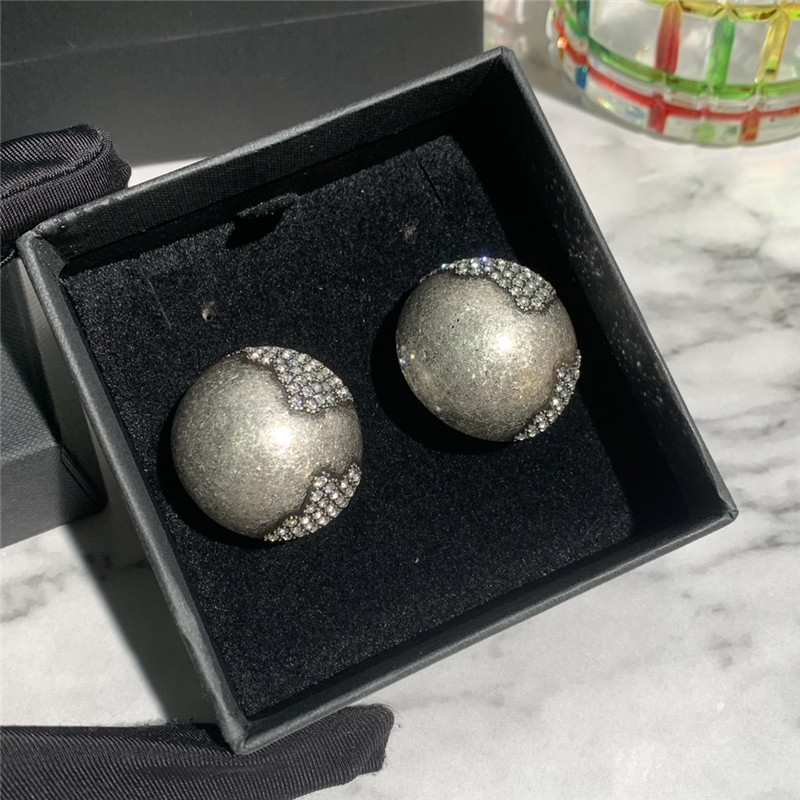 Y51 vintage earrings