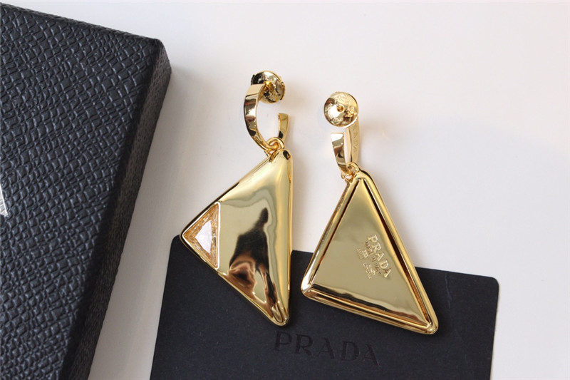 Pra*a new triangle earrings