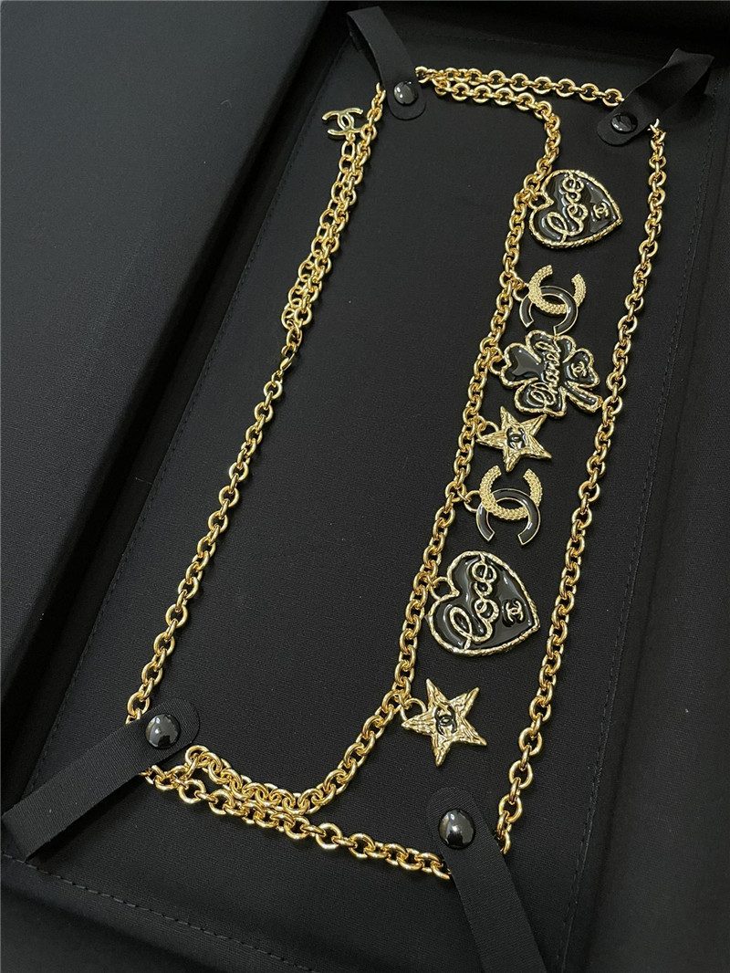Ch**el multi-element waist chain
