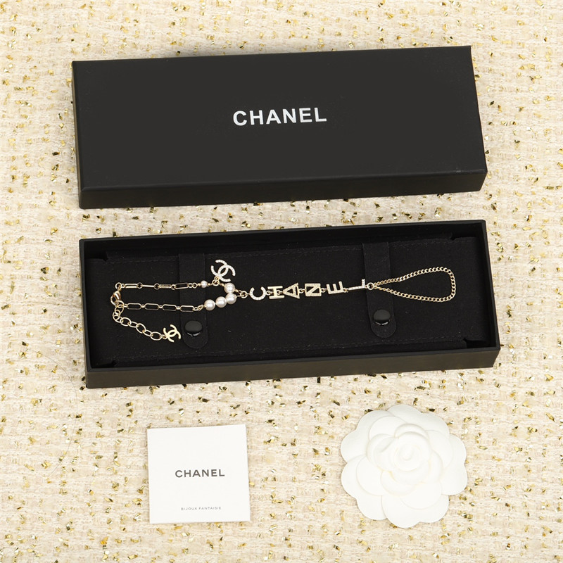 Ch**el letter pearl bracelet