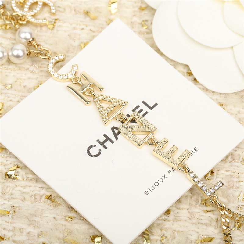 Ch**el letter pearl bracelet