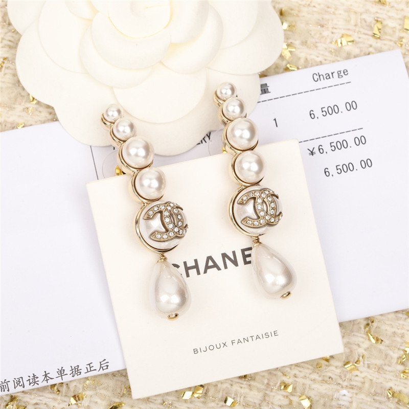 Ch**el pearl double c stud earrings