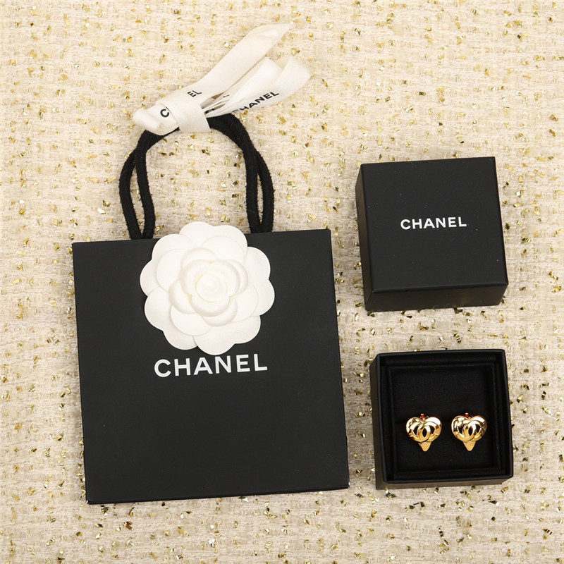 Chanel love double C ear clip