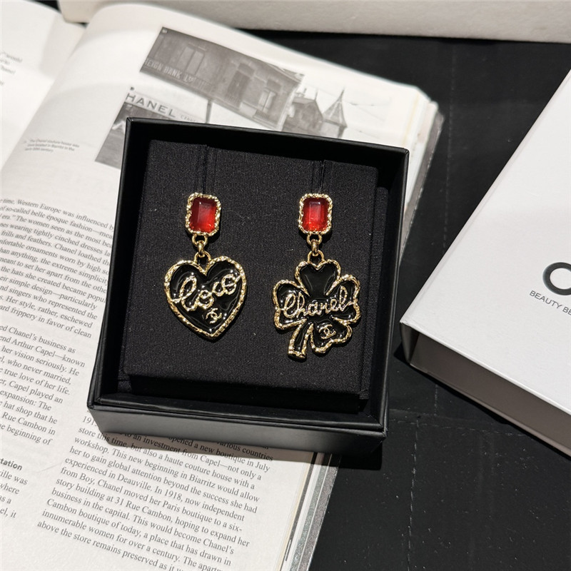 ch**el red D1am0nd gold edge lava earrings